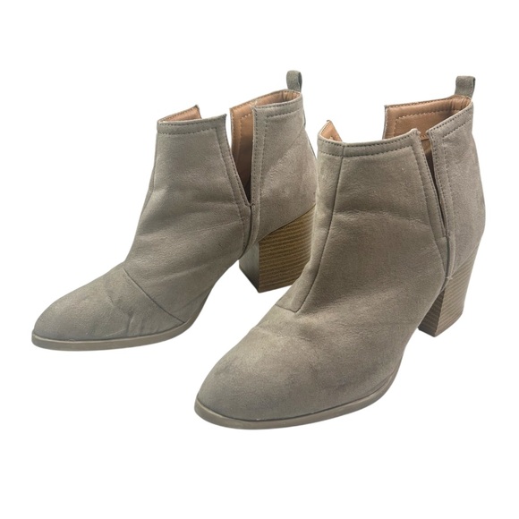Charlotte Russe Shoes - Charlotte Russe Gray Suede Block Heel Ankle Boots Women’s Size 8